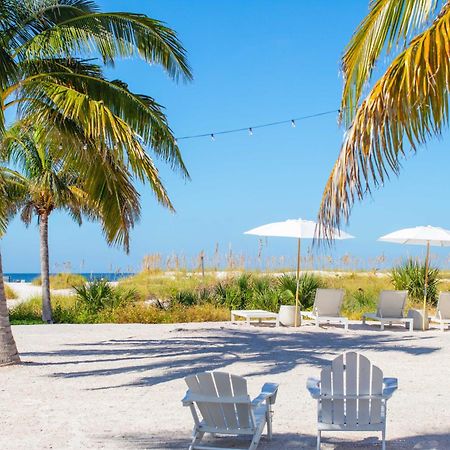 The Molloy - Treasure Island Suites & Cottages St. Pete Beach Eksteriør billede