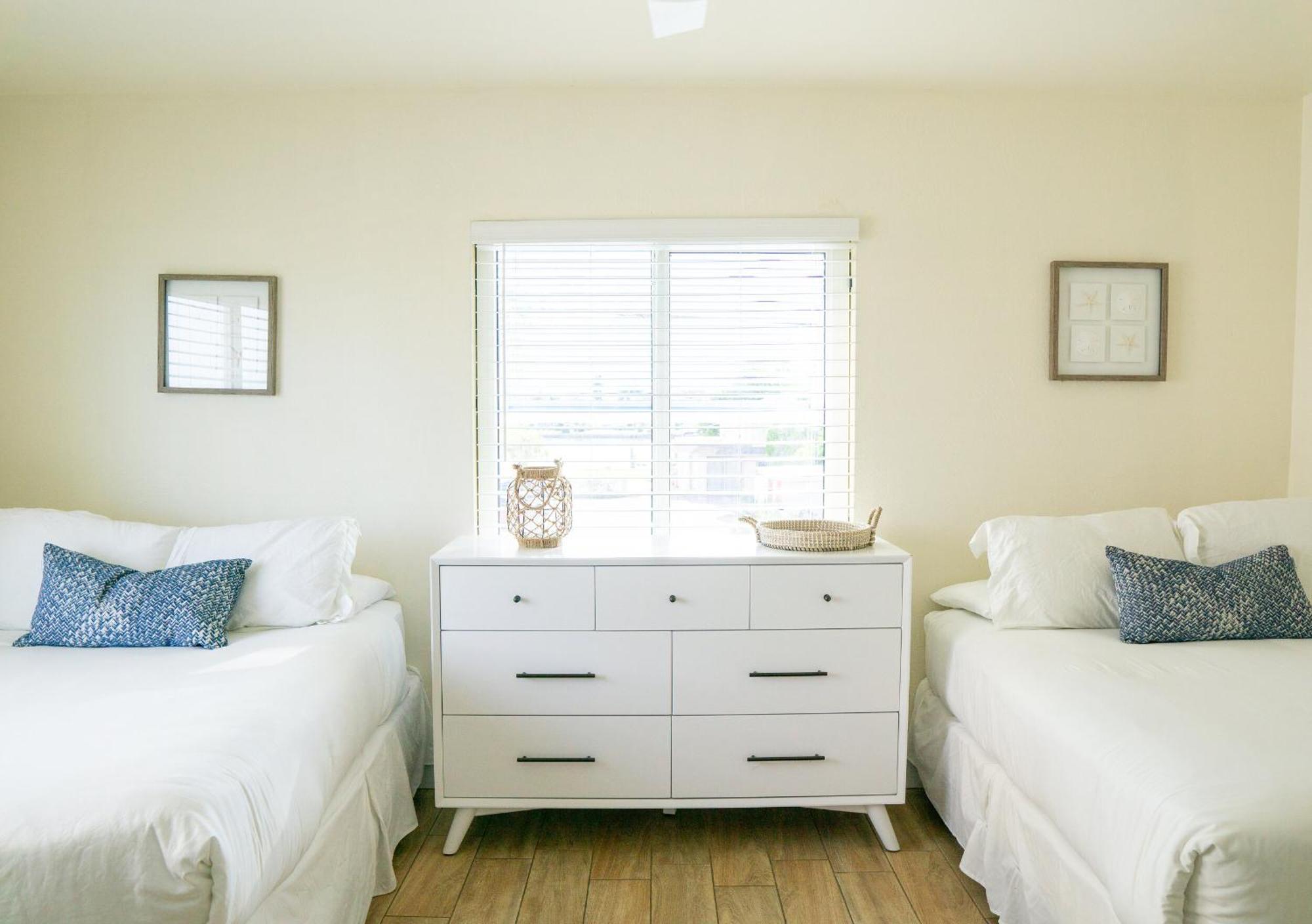 The Molloy - Treasure Island Suites & Cottages St. Pete Beach Eksteriør billede