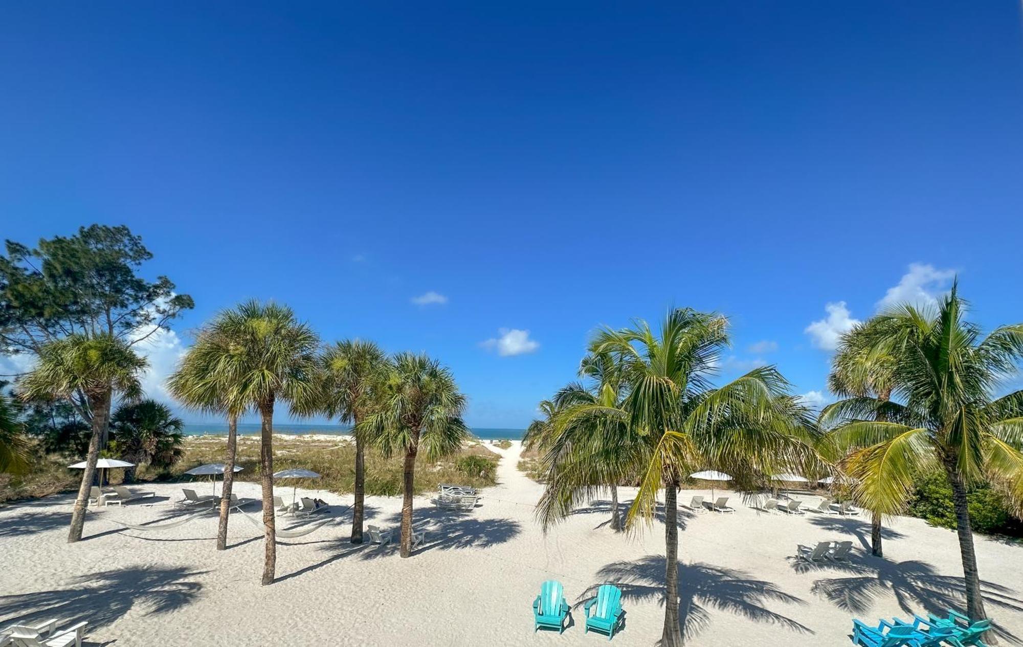 The Molloy - Treasure Island Suites & Cottages St. Pete Beach Eksteriør billede