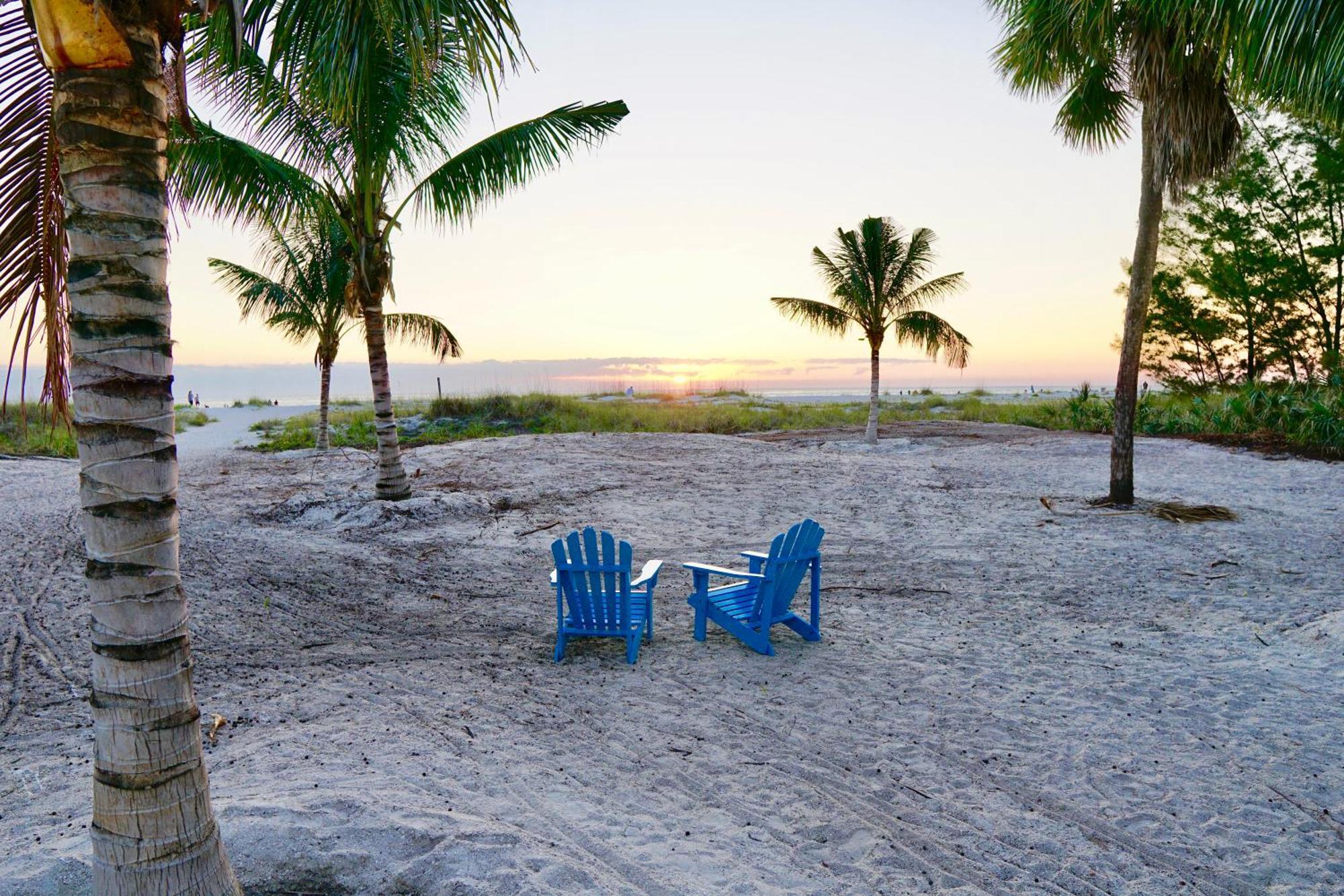 The Molloy - Treasure Island Suites & Cottages St. Pete Beach Eksteriør billede