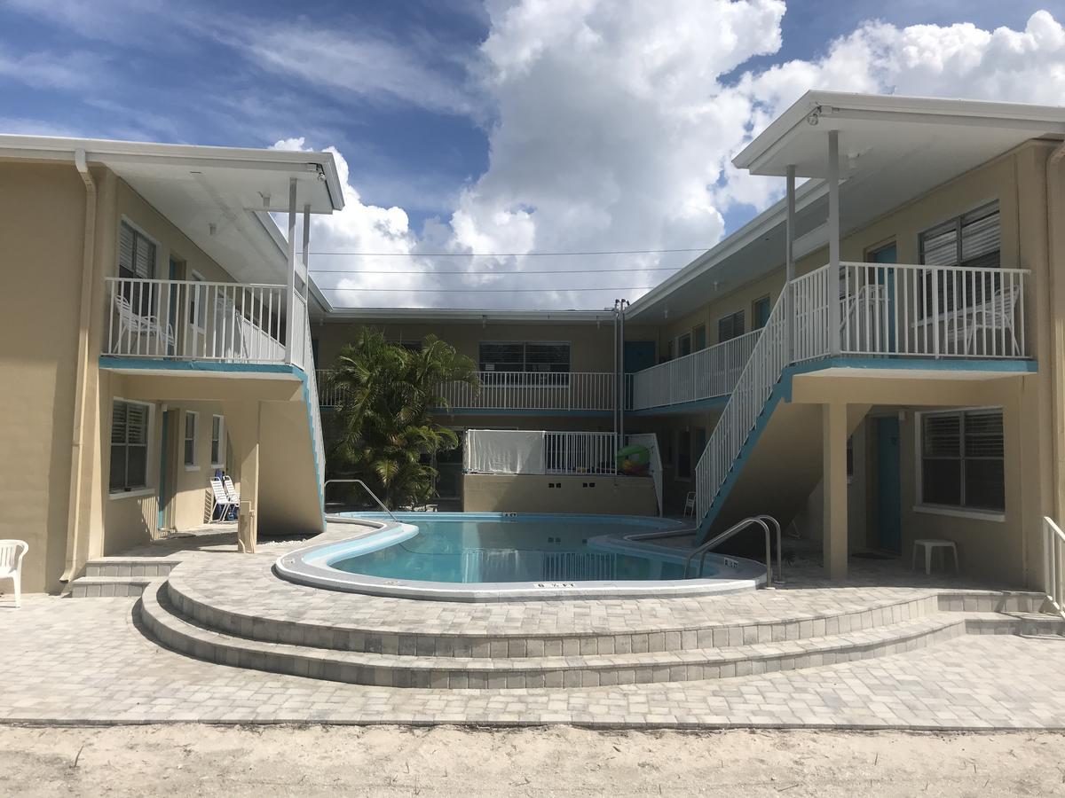 The Molloy - Treasure Island Suites & Cottages St. Pete Beach Eksteriør billede
