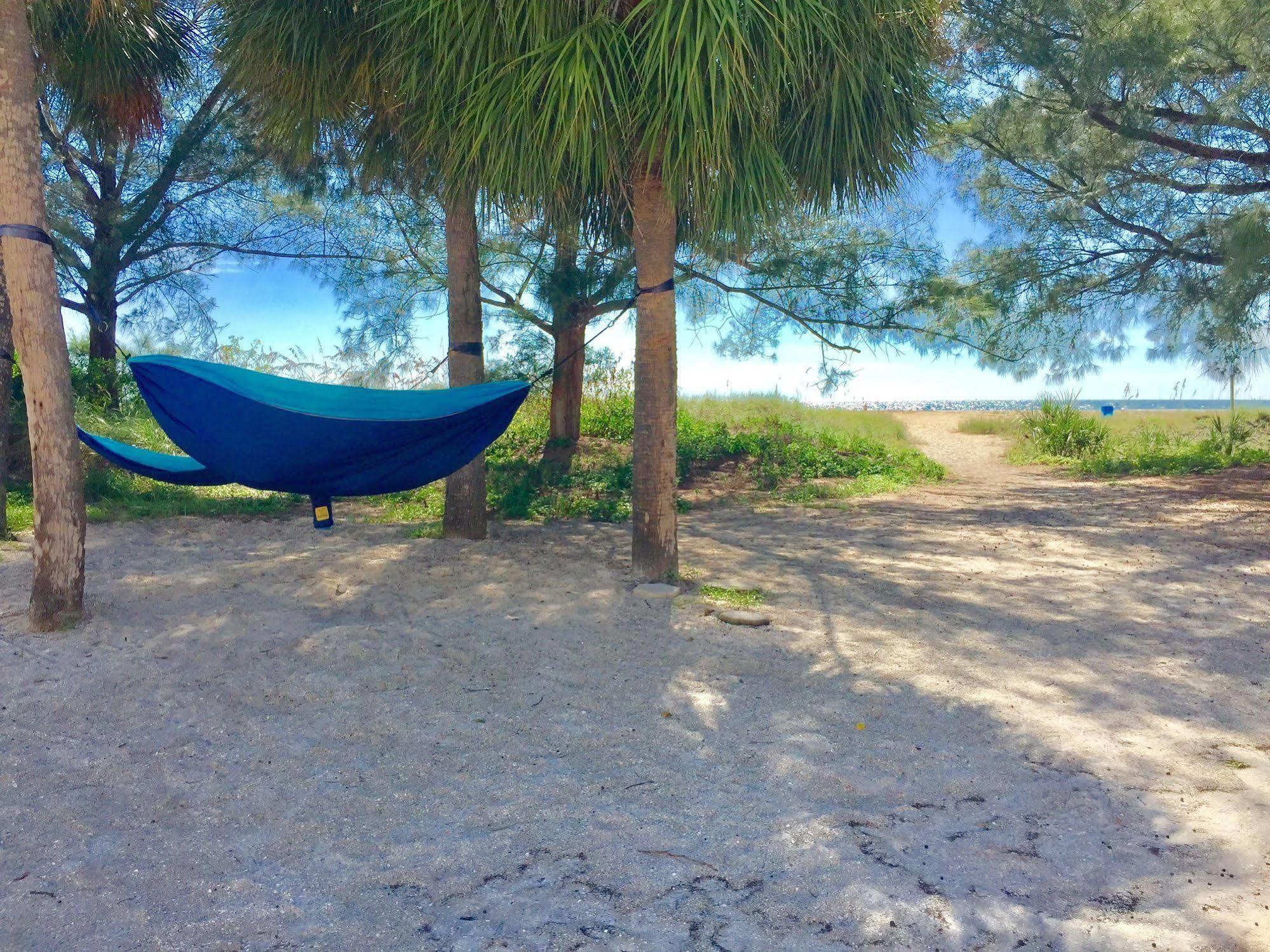 The Molloy - Treasure Island Suites & Cottages St. Pete Beach Eksteriør billede