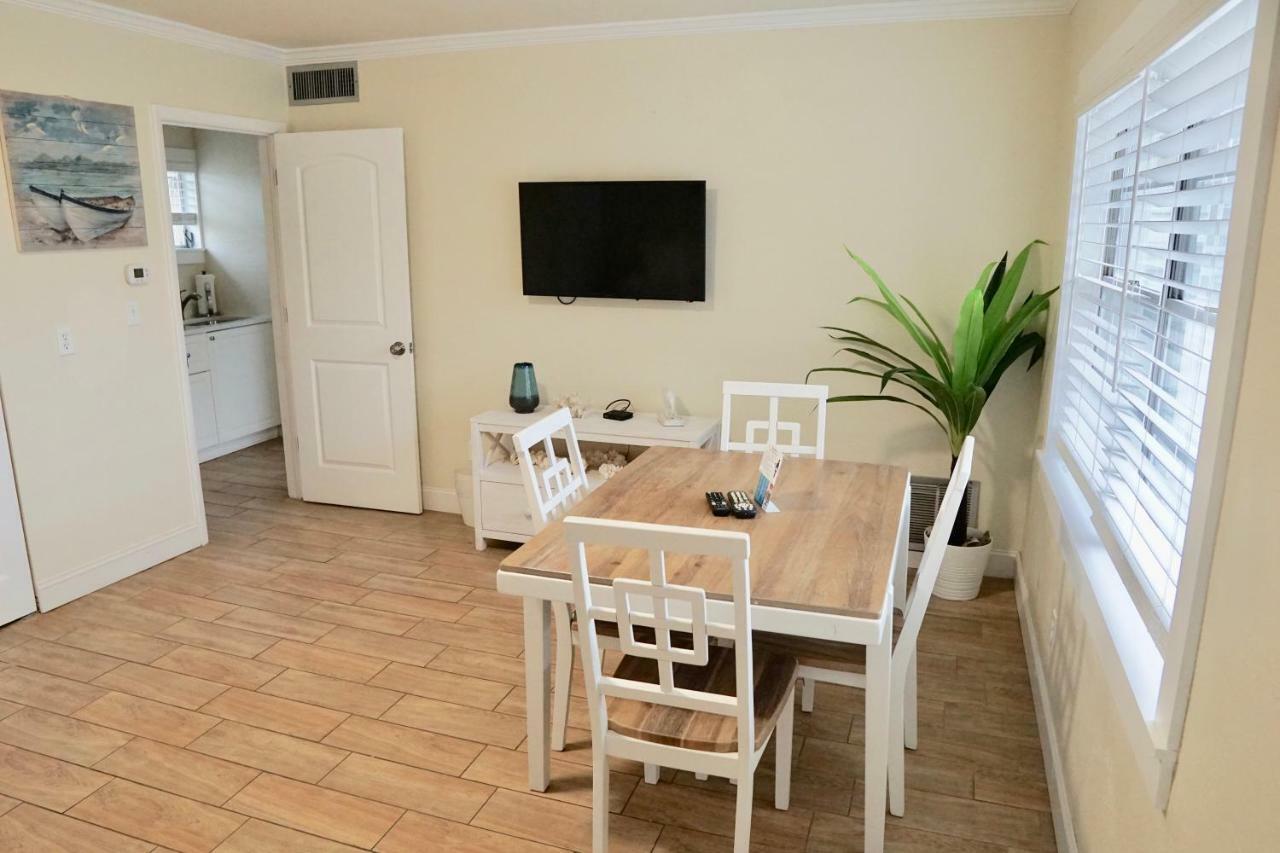 The Molloy - Treasure Island Suites & Cottages St. Pete Beach Eksteriør billede
