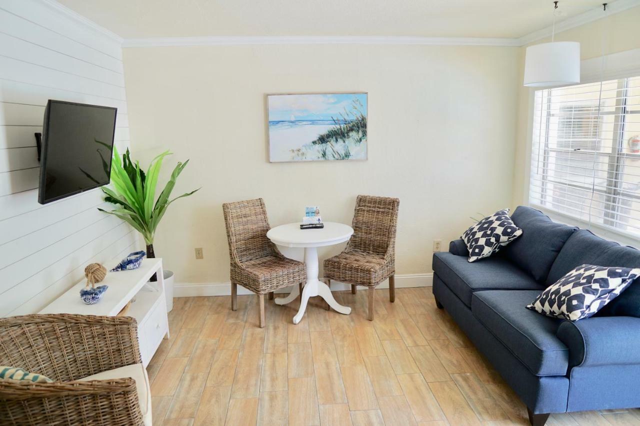 The Molloy - Treasure Island Suites & Cottages St. Pete Beach Eksteriør billede