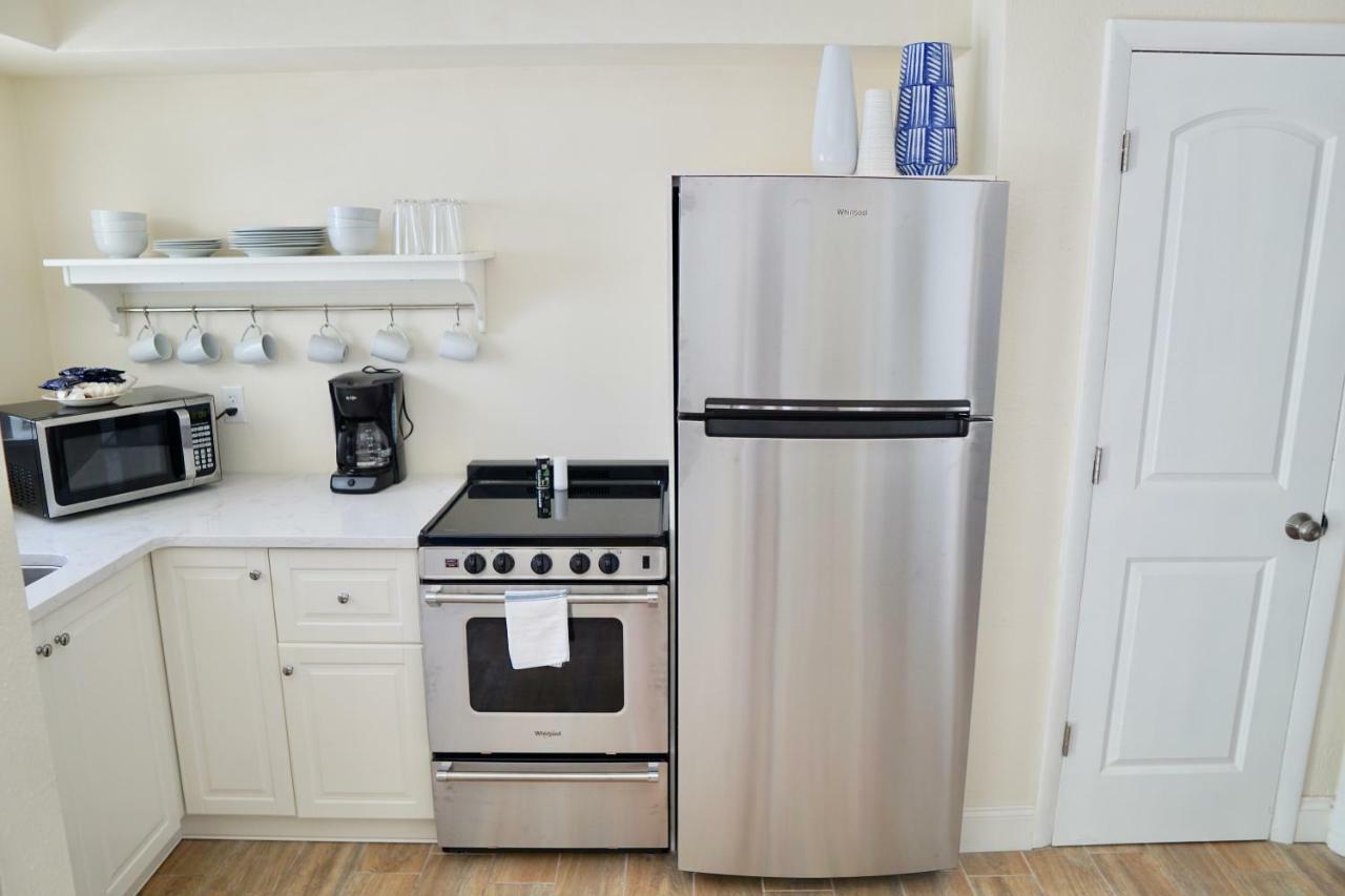 The Molloy - Treasure Island Suites & Cottages St. Pete Beach Eksteriør billede