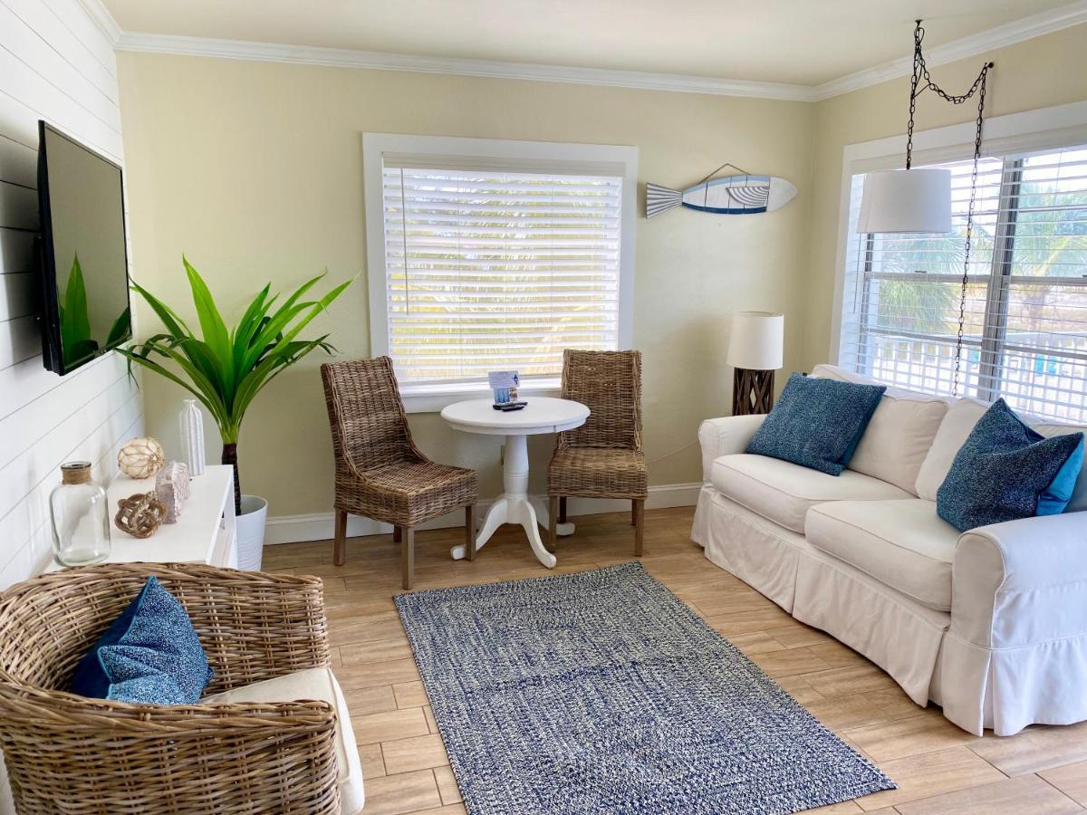 The Molloy - Treasure Island Suites & Cottages St. Pete Beach Eksteriør billede